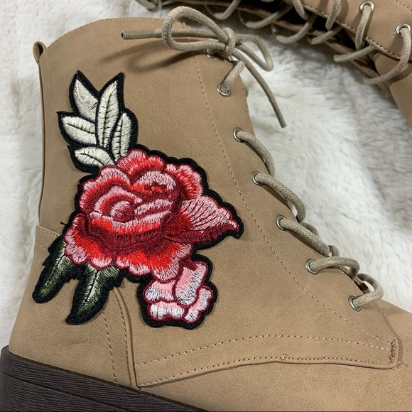 Qupid Embroidered Ankle Lace Up Boots Size 10 - Picture 3 of 12